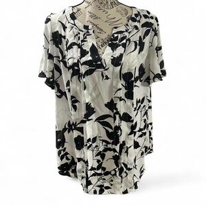 Liz Claiborne Black, White & Green Floral Pleated Blouse – Cottagecore Vibes 🌿